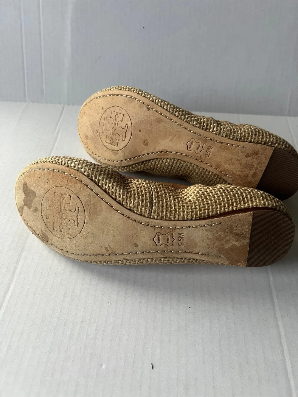 Tory Burch Reva ballet flats woven raffia straw texture and gold-tone metal logo